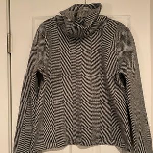 J. Crew herringbone turtleneck sweatshirt/sweater size large
